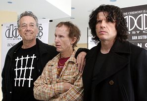 Ray Manzarek, Robby Krieger y Ian Astbury presentan la gira de The Doors en 2003