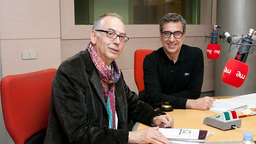 Fernando Veslasco, con Arturo Martín, director de 'Memoria de delfín'