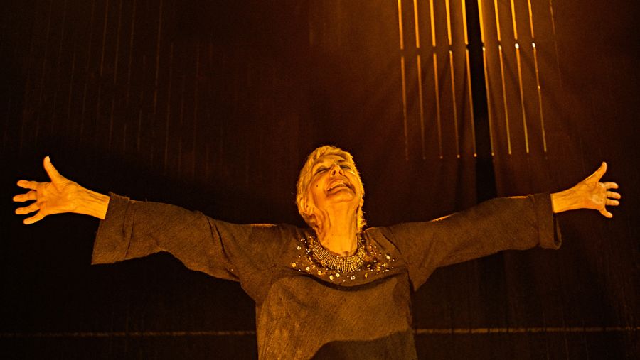 Concha Velasco durante una escena de 'Reina Juana'