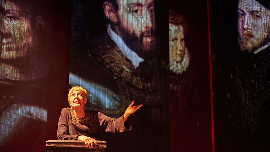 Concha Velasco en 'Reina Juana' en el Teatro de la Abadía