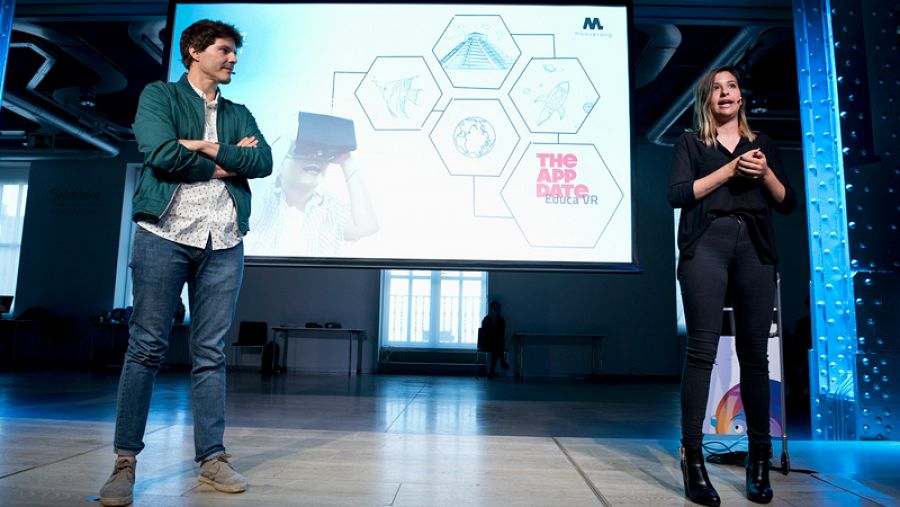 Mateo y Andrea, locutores de MegaStar Radio, en Espacio Fundación Telefónica.