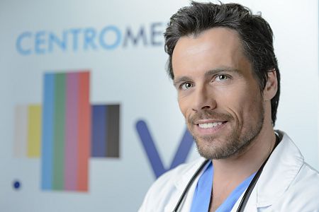 Octavi Pujades da vida al Doctor Mendieta en la serie 'Centro Médico'