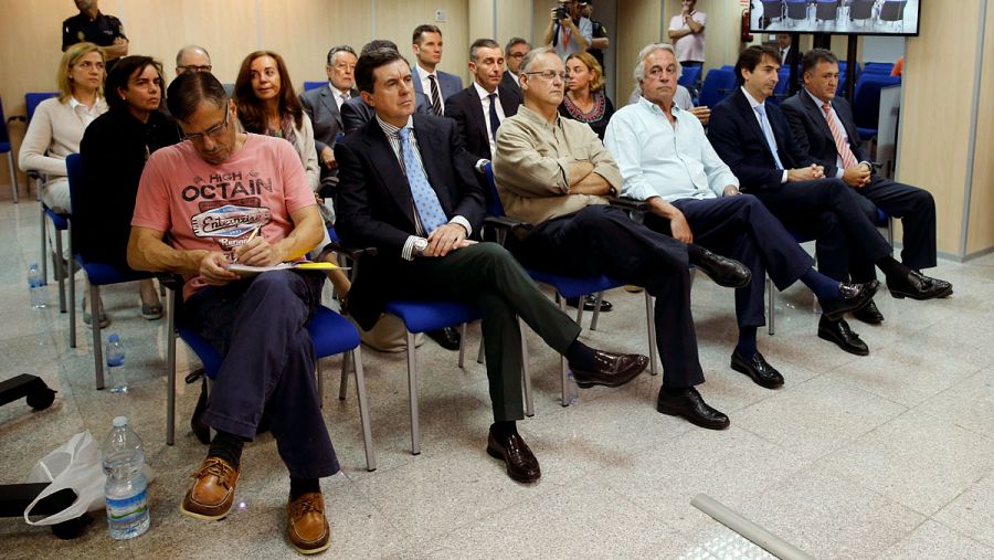 Los 17 acusados en el 'caso Nóos' asisten a la presentación de las conclusiones del juicio del caso Nóos este viernes 10 de junio