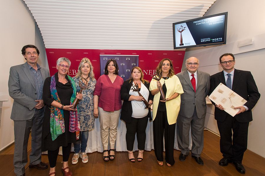 'Documentos TV' de La 2 recoge el premio por el reportaje 'El machismo que no se ve'