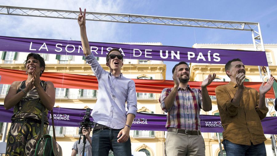 Íñigo Errejón (2i) y Alberto Garzón (2d) en un mitin conjunto en Málaga