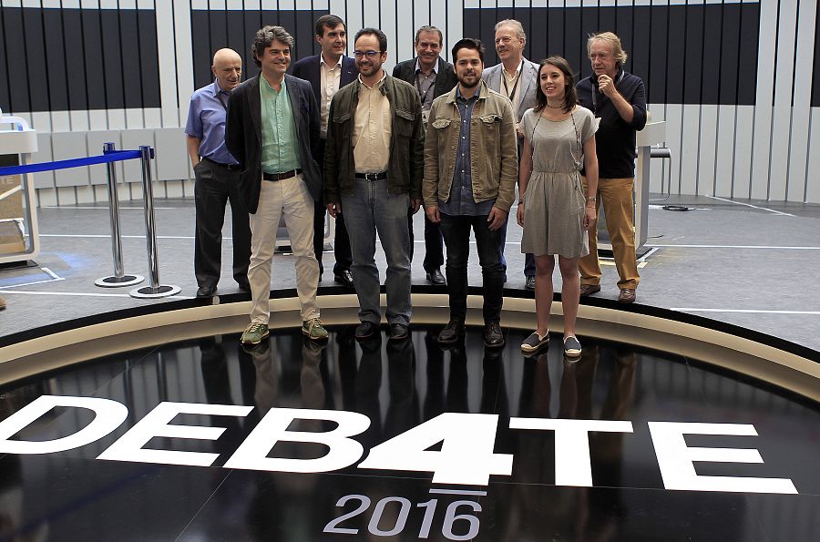 Los asesores de los candidatos visitan el plató del debate a cuatro