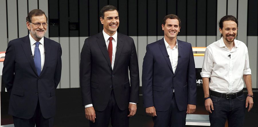 Mariano Rajoy, Pedro Sánchez, Albert Rivera y Pablo Iglesias en el plató momentos antes de iniciar el debate a cuatro.