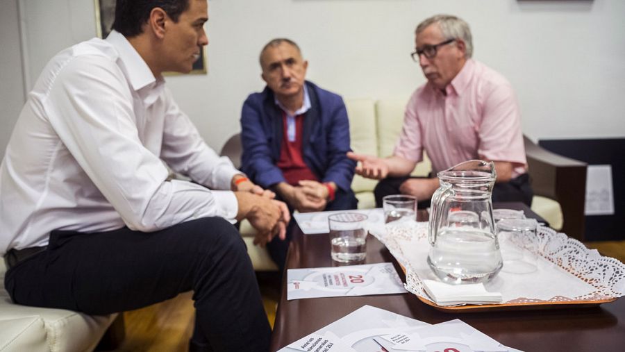Sánchez se ha reunido con los líderes de UGT, Pepe Álvarez, y de CC.OO, Ignacio Fernández Toxo