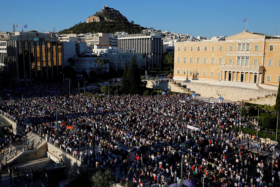 La manfiestación contra el Gobierno griego en la plaza Syntagma de Atenas, donde se encuentra el Parlamento.