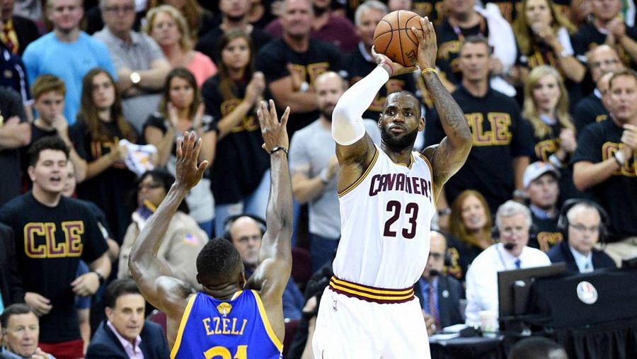 LeBron James fue dueño y señor del partido