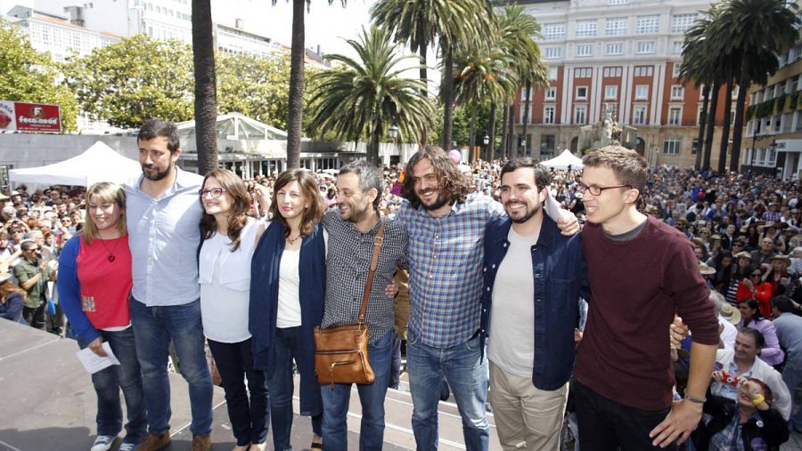 Errejón y Garzón, junto a otros representantes de Unidos Podemos y En Marea.