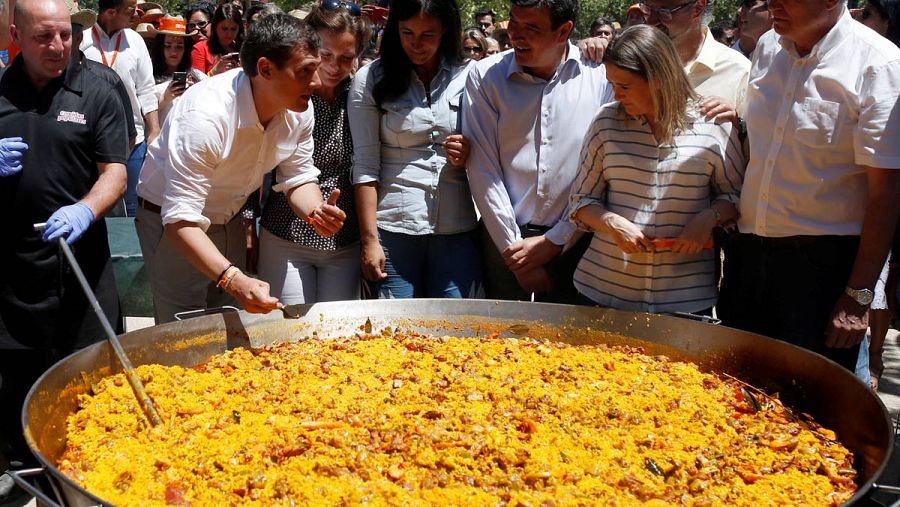 Ciudadanos ha organizado una gran paellada en su mitin principal en Madrid.