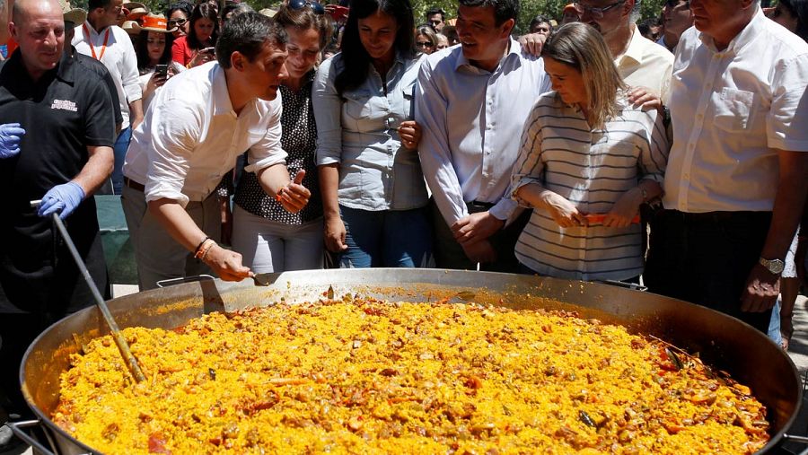 Ciudadanos ha organizado una gran paellada en su mitin principal en Madrid.