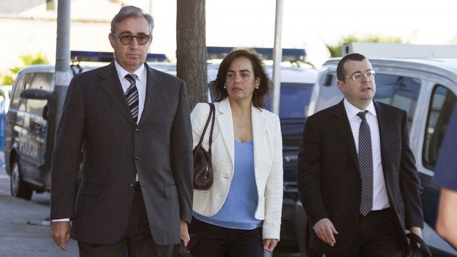 Torres y su mujer, Ana María Tejeiro, llegan junto a su abogado a la Escuela Balear de la Administración Pública donde se celebra el juicio del caso Noos