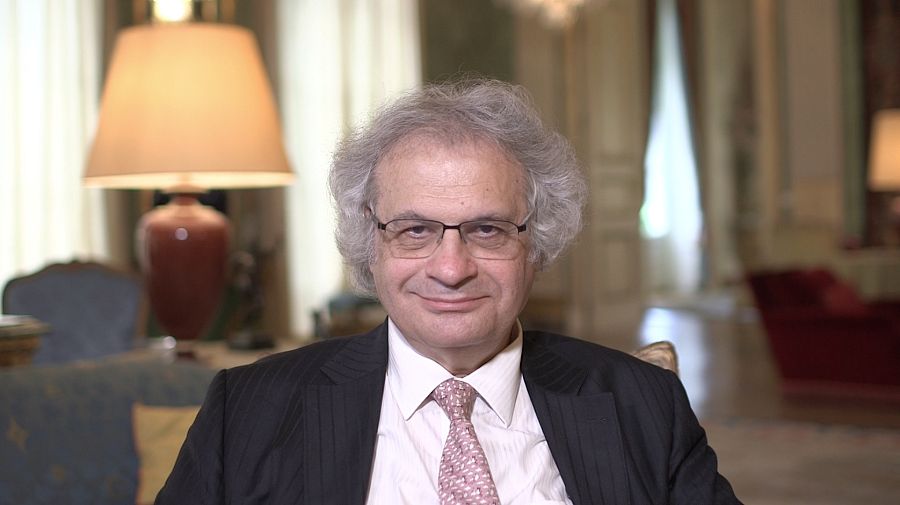 Hablamos con Amin Maalouf de la situación de los refugiados en Europa ya que él fue un escritor que se exilió en Francia en los años 70 huyendo de la guerra civil del Líbano