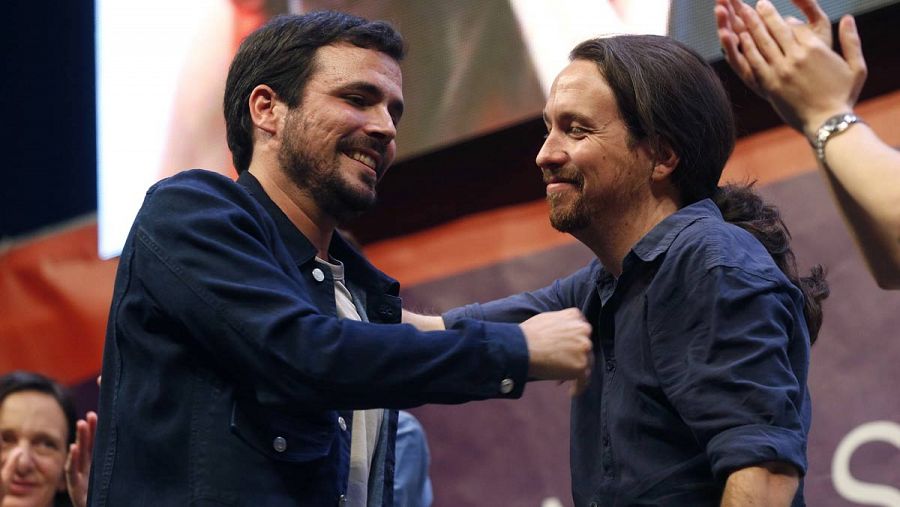 Pablo Iglesias y Alberto Garzón dan un mitin juntos.