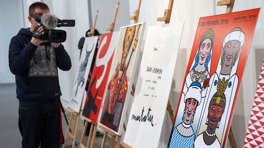 Algunas de las ocho obras finalistas del concurso de carteles de las fiestas de San Fermín 2016