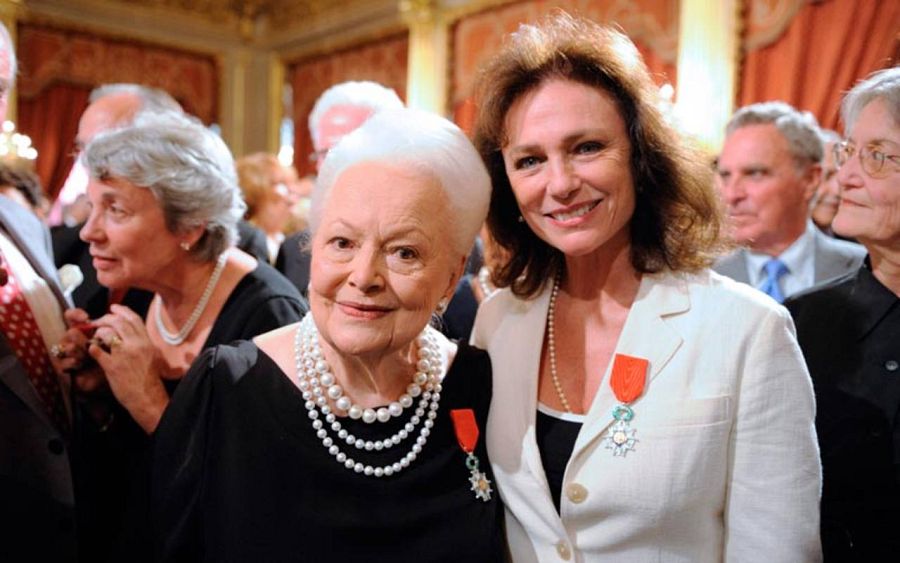 Olivia de Havilland con Jacqueline Bisset en 2010
