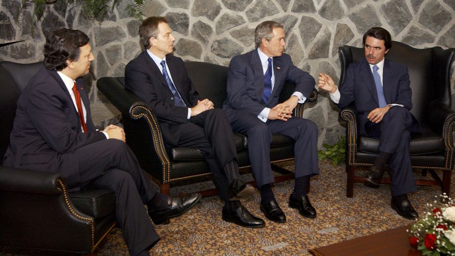 Los mandatarios Durao Barroso, Tony Blair, George Bush y José María Aznar en la cumbre de las Azores en marzo de 2003