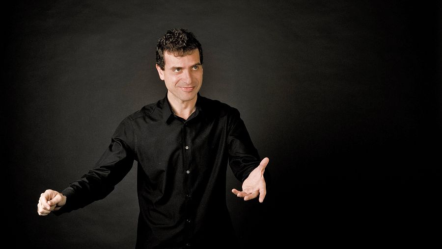 El maestro Javier Corcuera