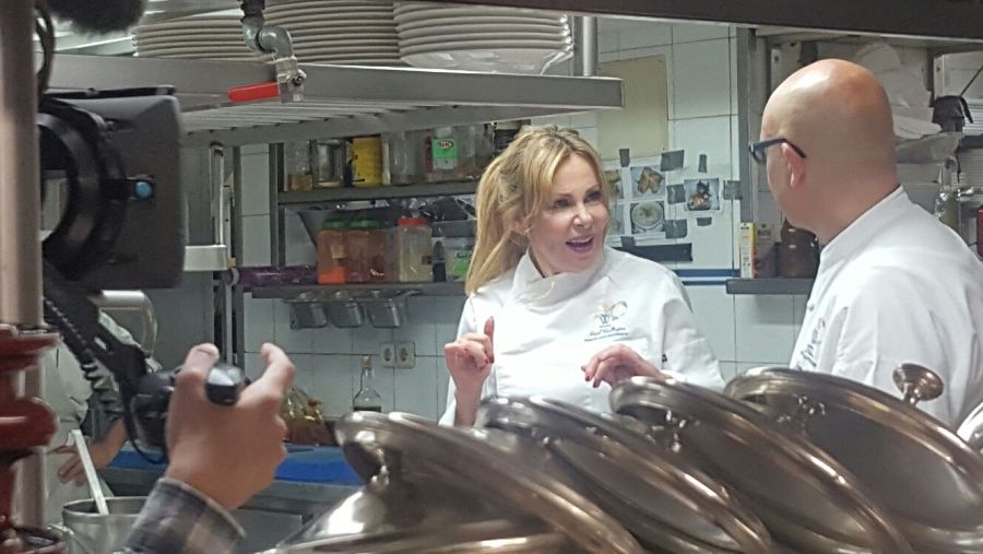 Ana Obregón deberá limpiar, planchar y lavar en un hotel de lujo