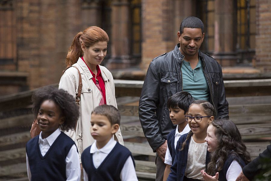 Laura y su equipo buscan al asesino de una pareja en su apartamento