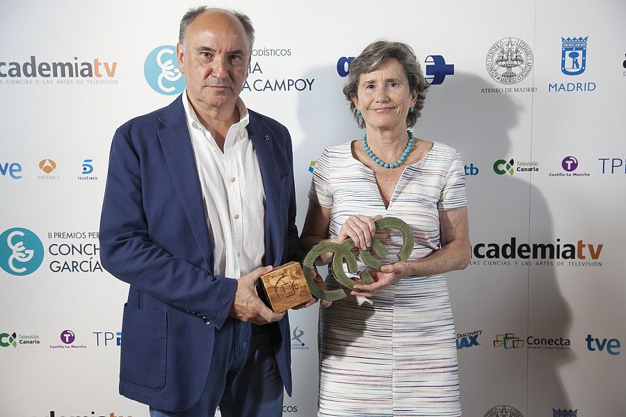 Ángel Navarro y Teresa Gray ('Crónicas'), premiados en la categoría de Televisión