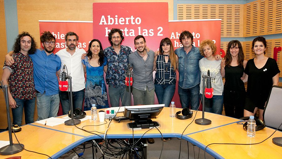 Fetén Fetén, con Rozalén, Lichis y todo el equipo del programa
