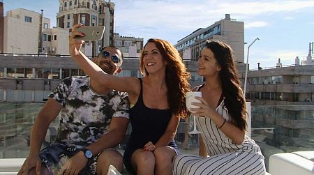 'Comando al sol' busca la azotea con la mejor piscina, vistas y atardeceres de Madrid