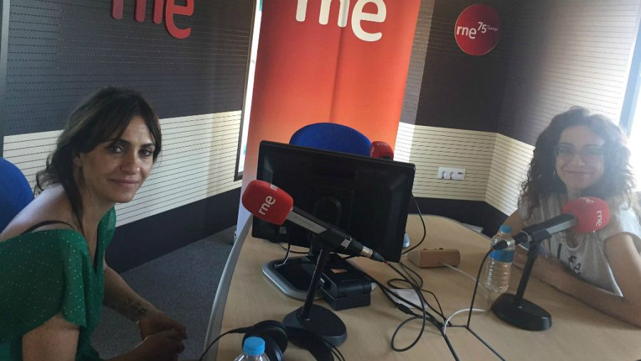 Melani Olivares y Carmen París, en RNE