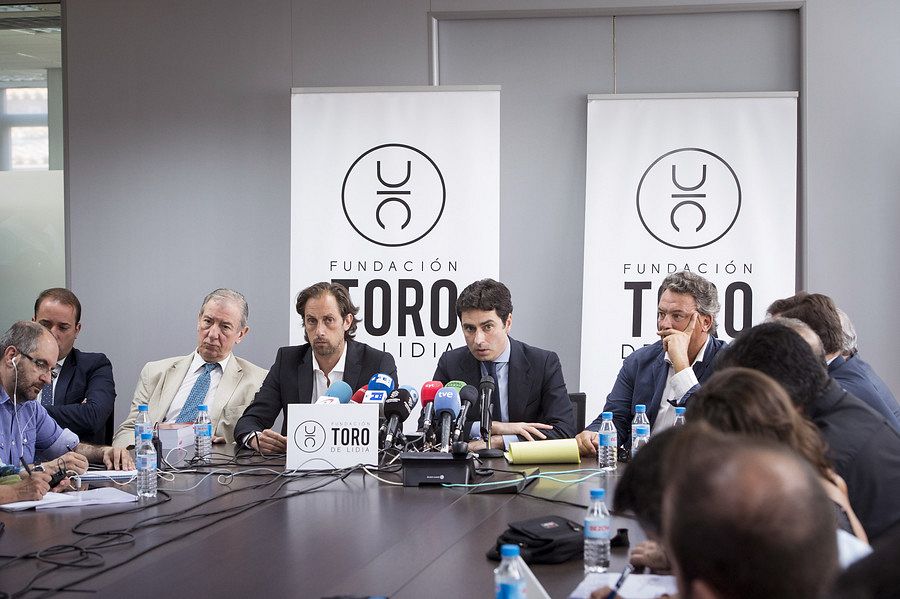 La Fundación Toro de Lidia contra los comentarios ofensivos tras la muerte de Víctor Barrio