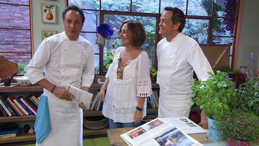 Cristina Jolonch, crítica gastronómica, visita Torres en la cocina