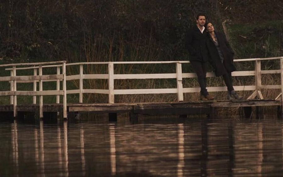 Elena Anaya y Benjamín Vicuña en una escena de la película