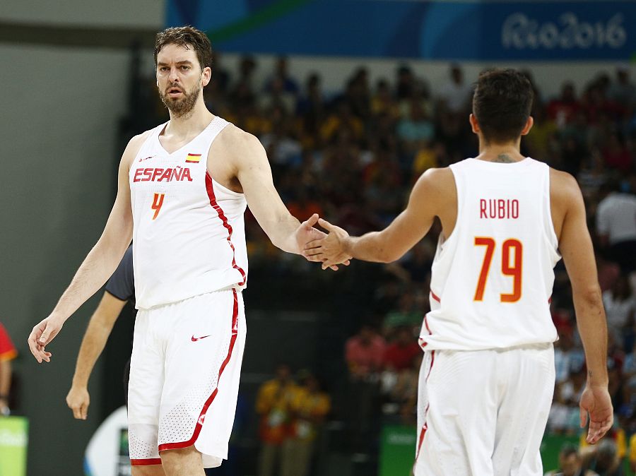 Pau Gasol y Ricky Rubio durante el encuentro de cuartos de final.