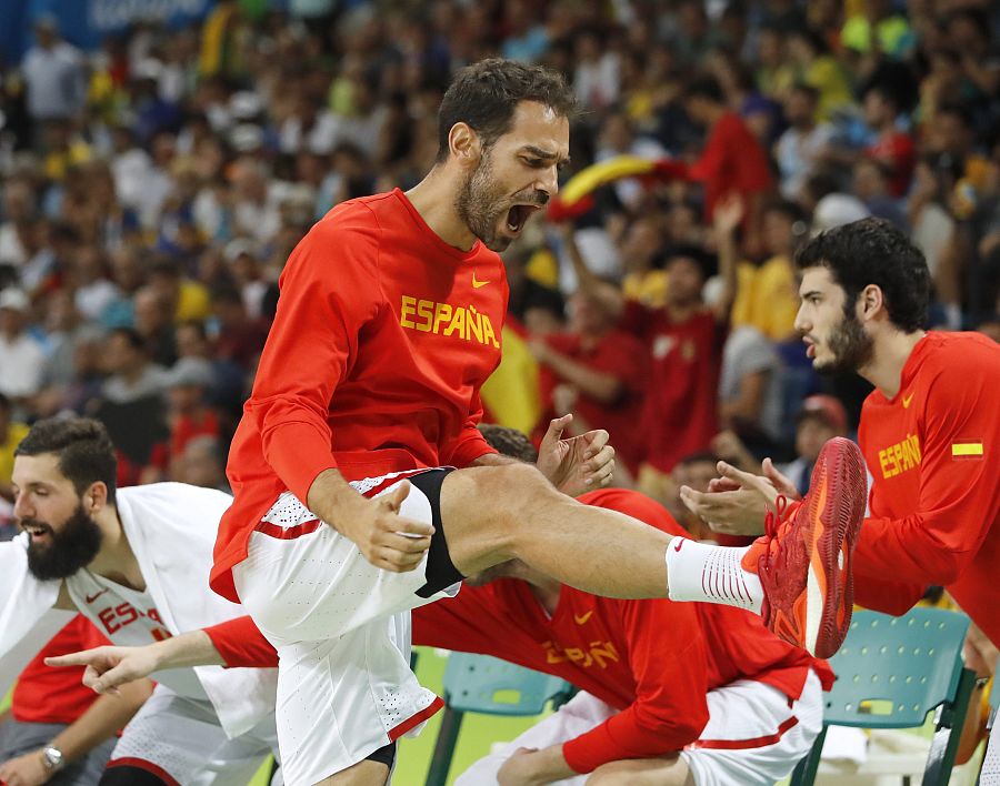 José Manuel Calderón celebra la victoria de su equipo ante Francia.