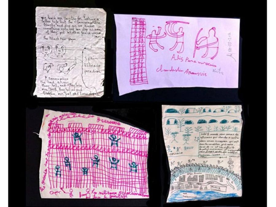 Dibujos y cartas que los subsaharianos entregaron a Amparo