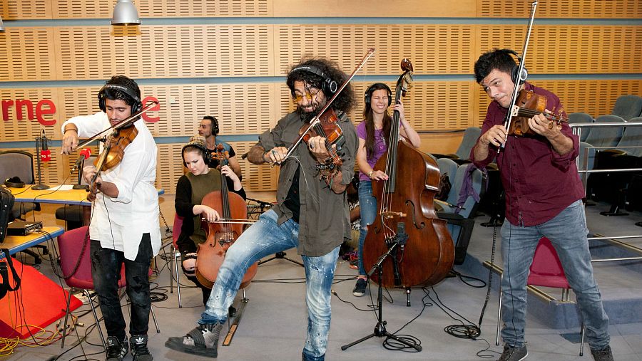 Ara Malikian y sus músicos, en pleno acústico