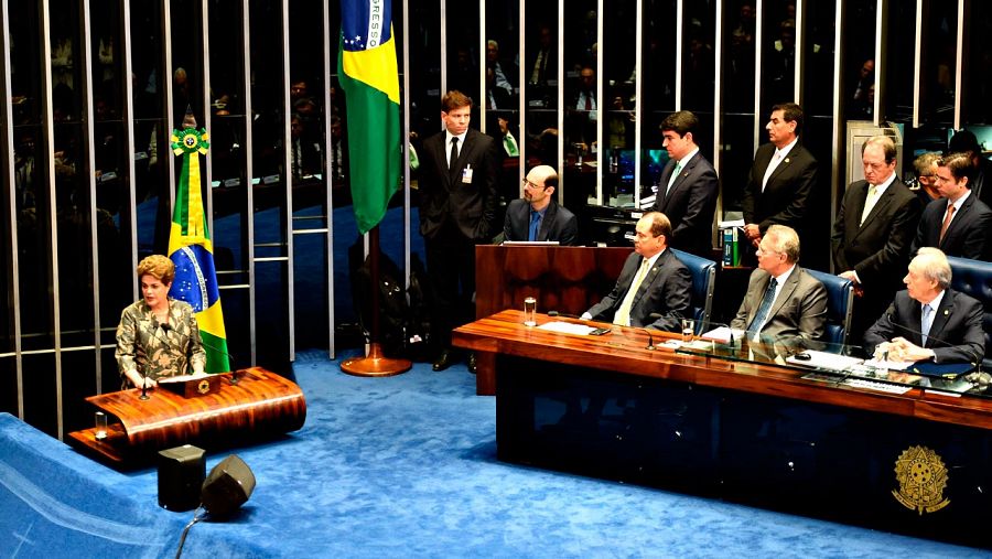 La presidenta brasileña, Dilma Rousseff, durante su alegato ante el Senado