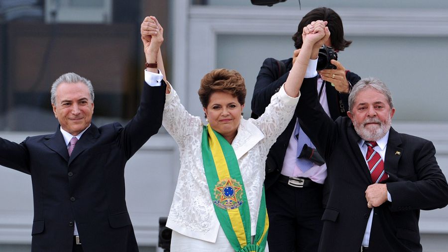 El ahora presidente interino Michel Temer, la presidenta suspendida Dilma Rousseff, y el ex presidente Lula da Silva en una imagen de 2011