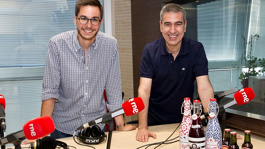 Joaquín Sánchez, 'Brand Manager' de La Casera, con Arturo Martín