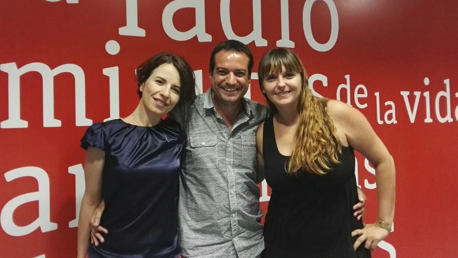 Las periodistas Esther Alvarado y Prado Campos visitan RNE