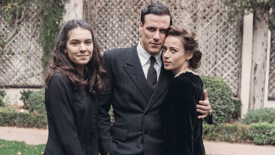 Claudia Traisac es Elena, la hija de los Montejano, en 'La sonata del Silencio'