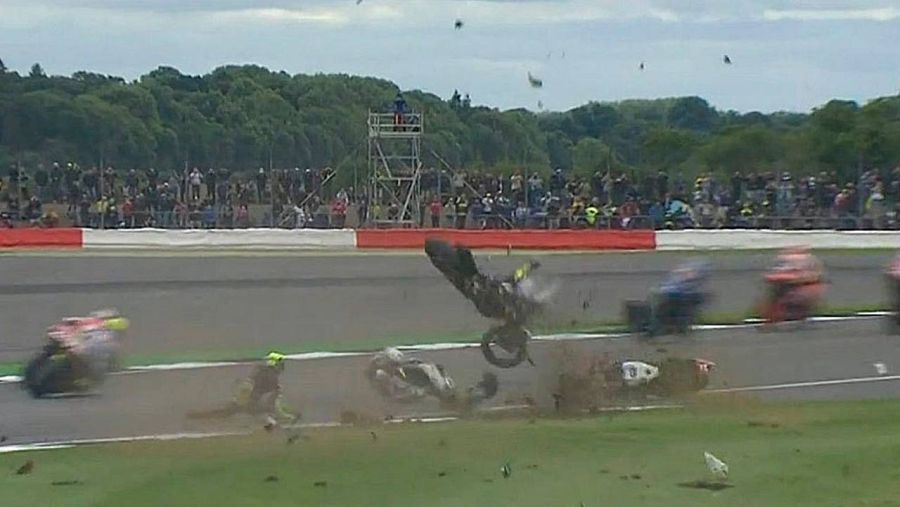 Accidente de Pol Espargaró y Loris Baz en Silverstone