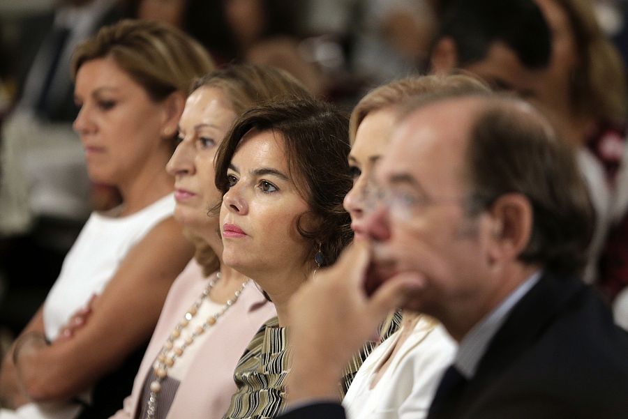 Soraya Sáenz de Santamaría, entre los asistentes a un desayuno informativo con Núñez Feijóo.