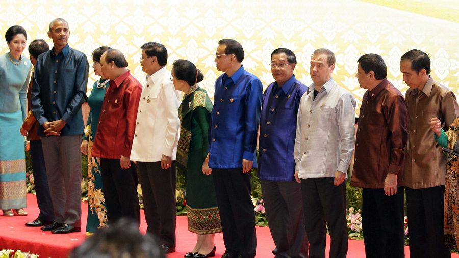 Mandatarios asistentes a la cumbre de ASEAN, entre ellos, Obama y  Duterte