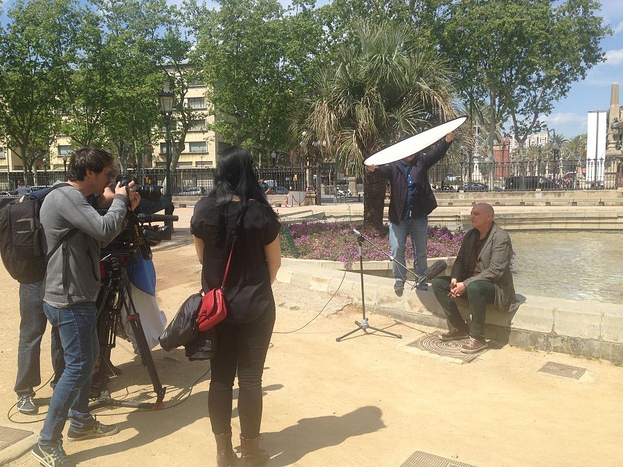 El equipo de 'La mitad invisible' con Miguel Angel Martín, realizador de TVE y autor de un  polémico programa experimental, 'Camaleón', emitido en 1991 en nuestra televisión