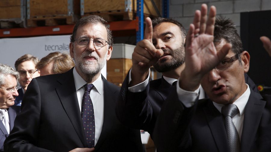 El líder del PP, Mariano Rajoy, en una visita en San Sebastián a un centro de investigación tecnológica