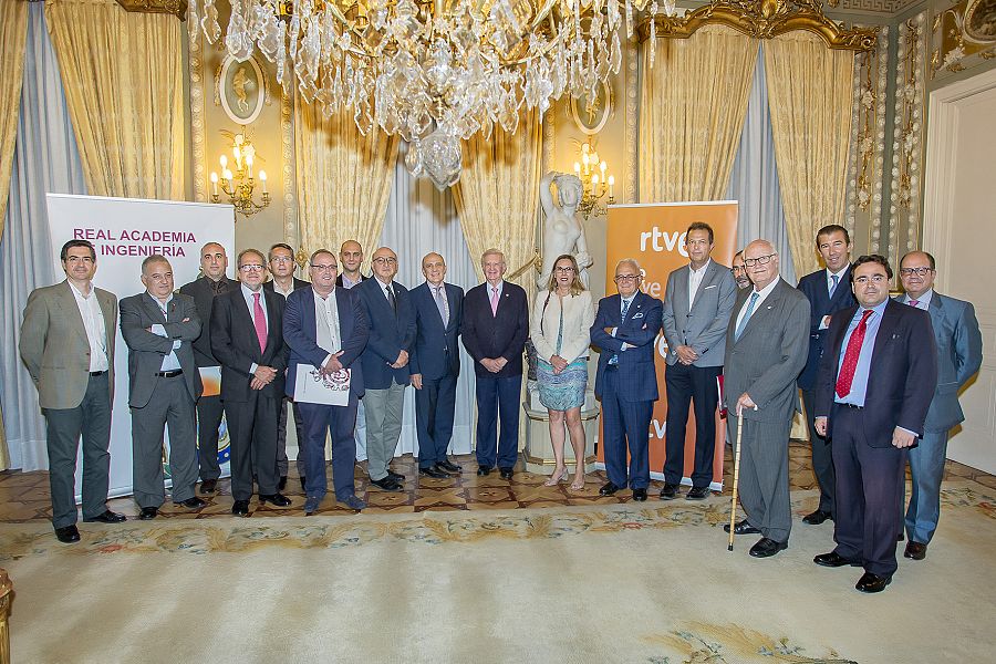 Equipos de RTVE y de la Real Academia de Ingeniería