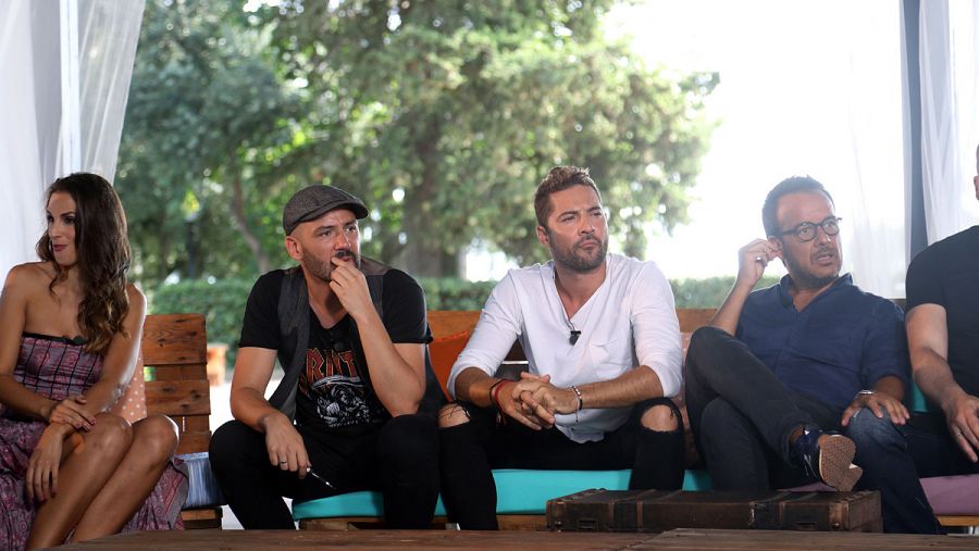 Nuria Fergó, Alejandro Parreño, David Bisbal y Ángel Llàcer en uno de los momentos del reencuentro de OT.