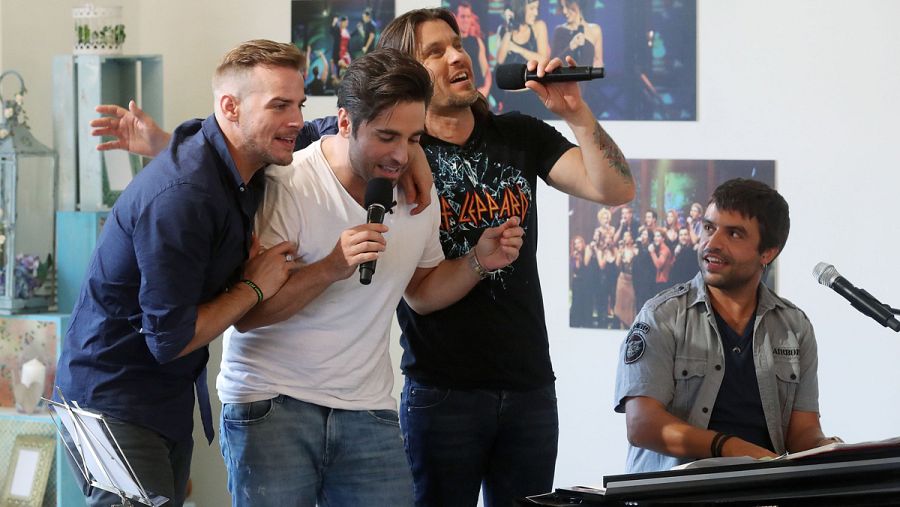 Alex Casademunt, Bustamante y Javián con Manu Guix